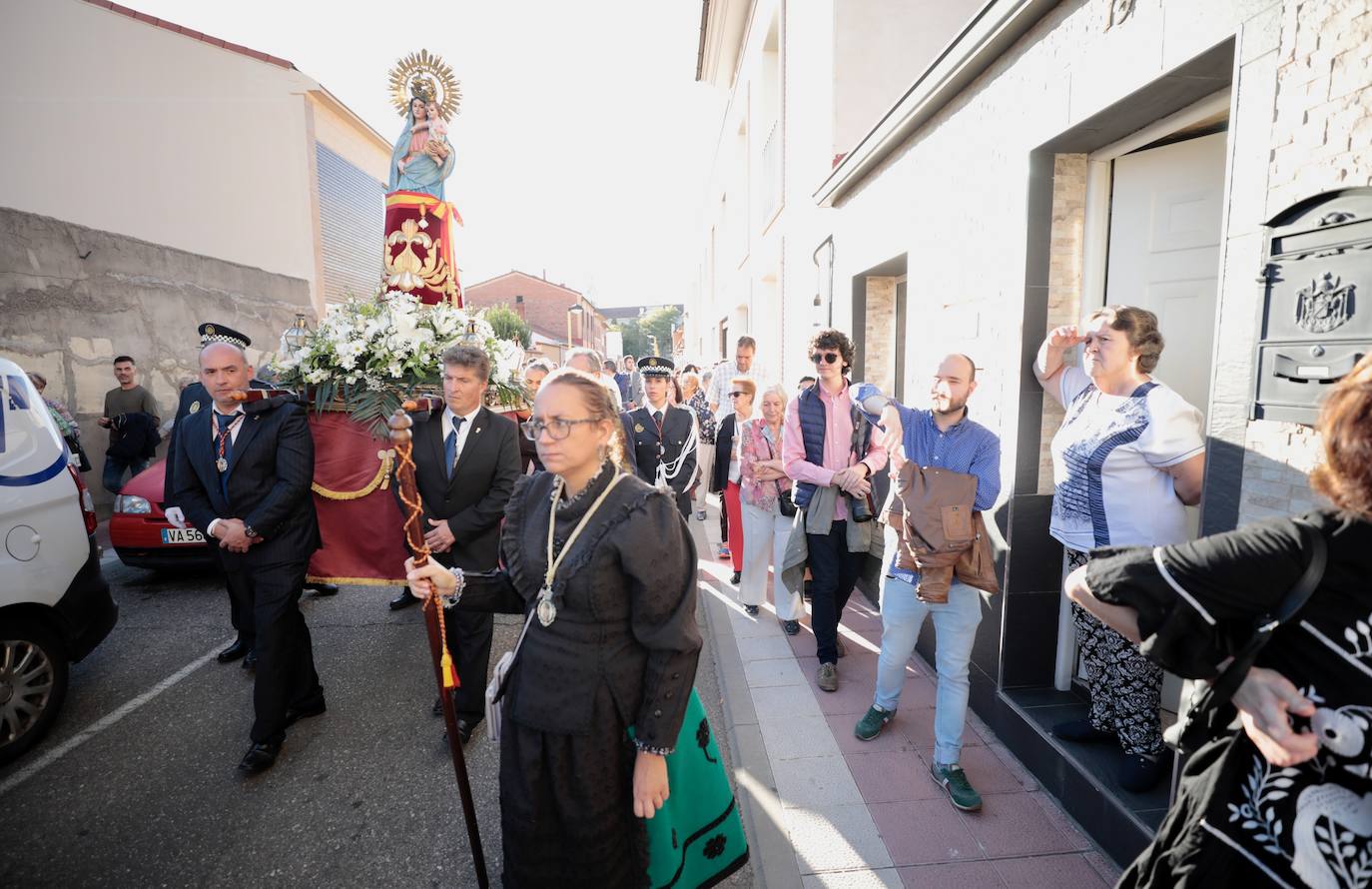 Fotos: El barrio de La Pilarica de Valladolid procesiona a su Virgen en el día del Pilar