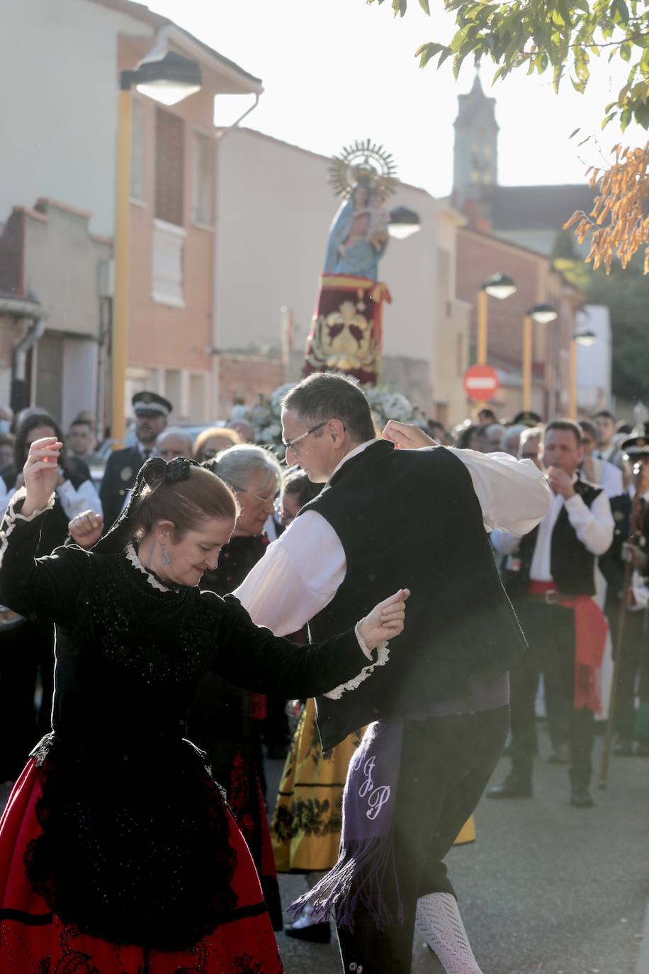 Fotos: El barrio de La Pilarica de Valladolid procesiona a su Virgen en el día del Pilar