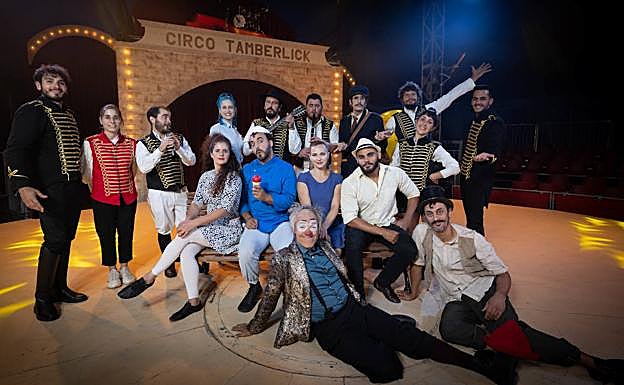 Circo Tamberlick: El arte de lanzar cuchillos que se entrena en Valladolid