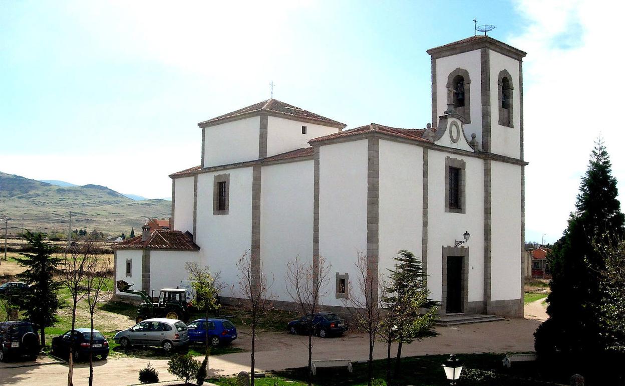 Vista general de la iglesia Inmaculada Concepción de Trescasas. 