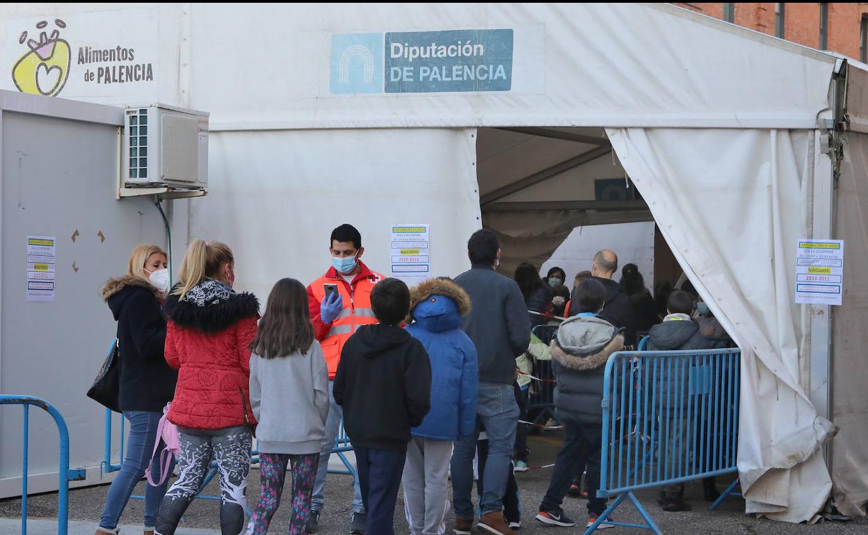 Campaña de vacunación de menores en la carpa del Salón en diciembre del año pasado