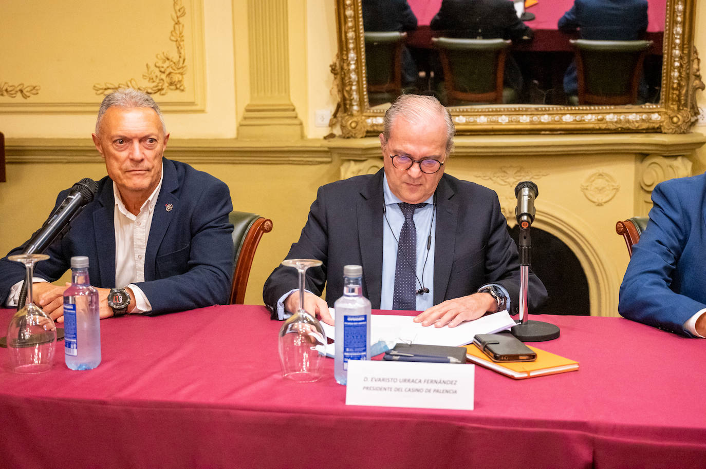 Fotos: El Casino de Palencia recibe al excoronel jefe de la UCO Manuel Sánchez Corbí