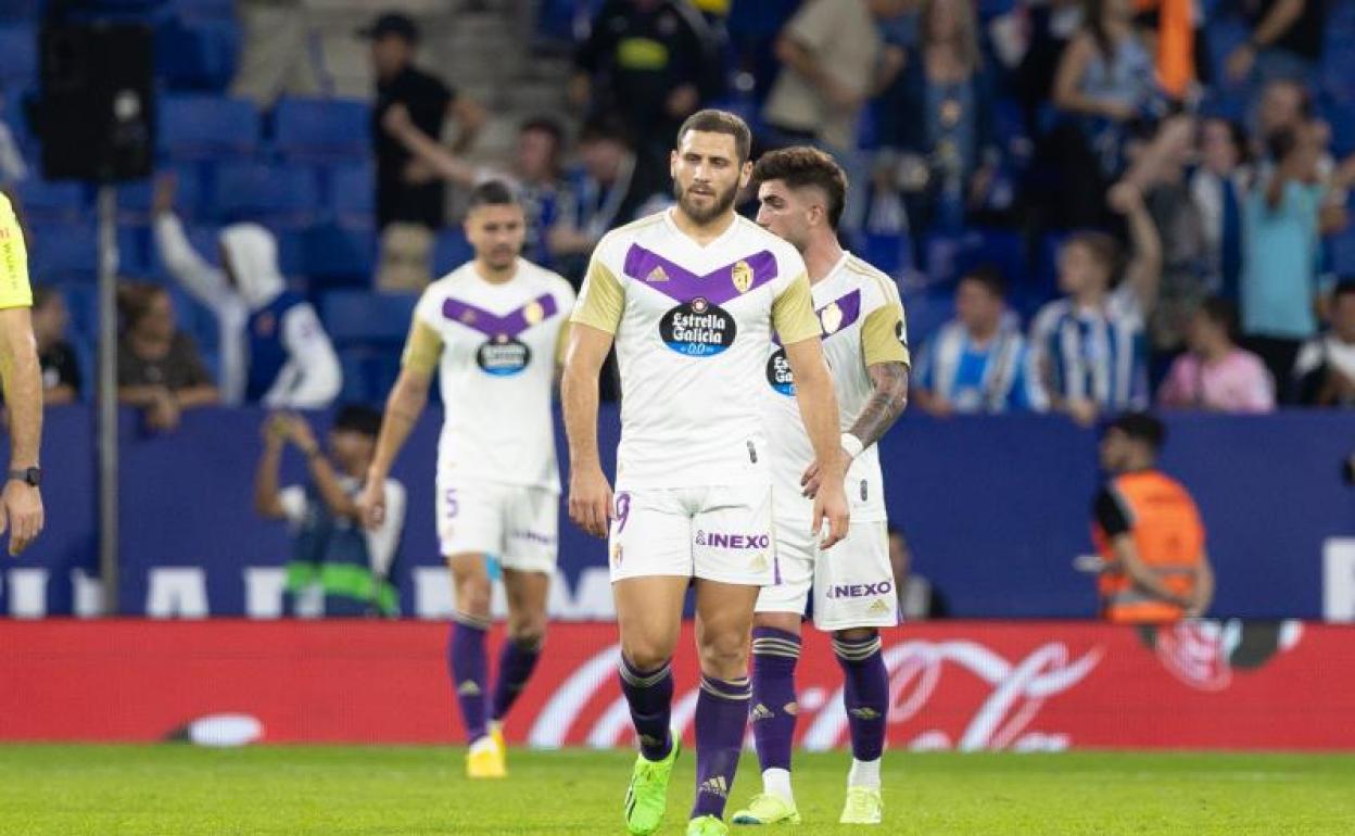 Weissman, Monchu y Javi Sánchez tras encajar el gol. 