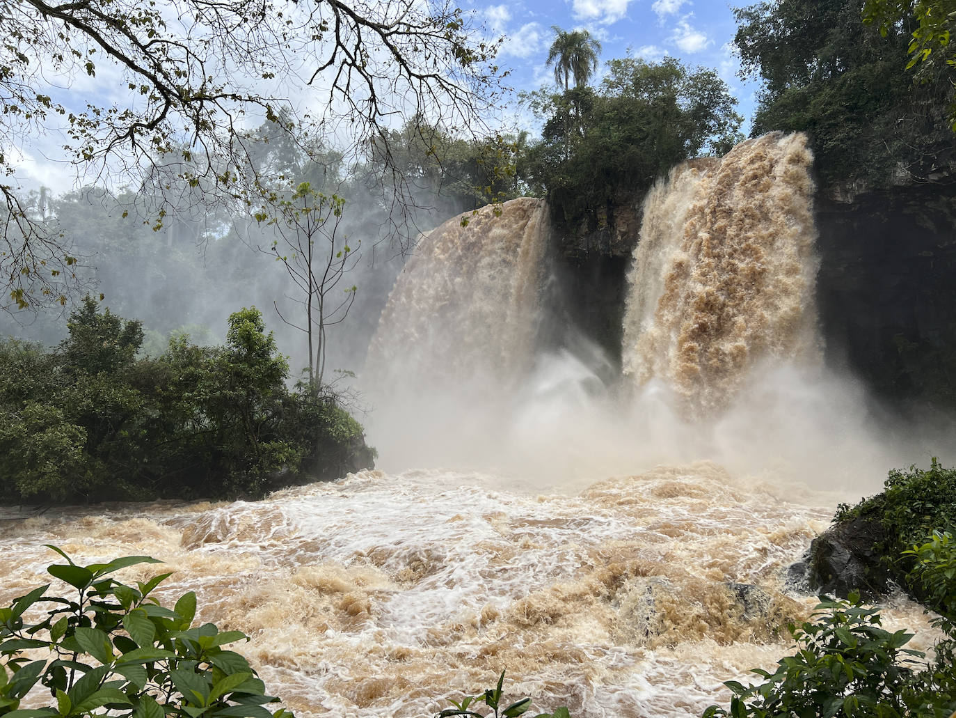 Fotos: Las cataratas de Iguazú se desbordan tras las fuertes lluvias torrenciales