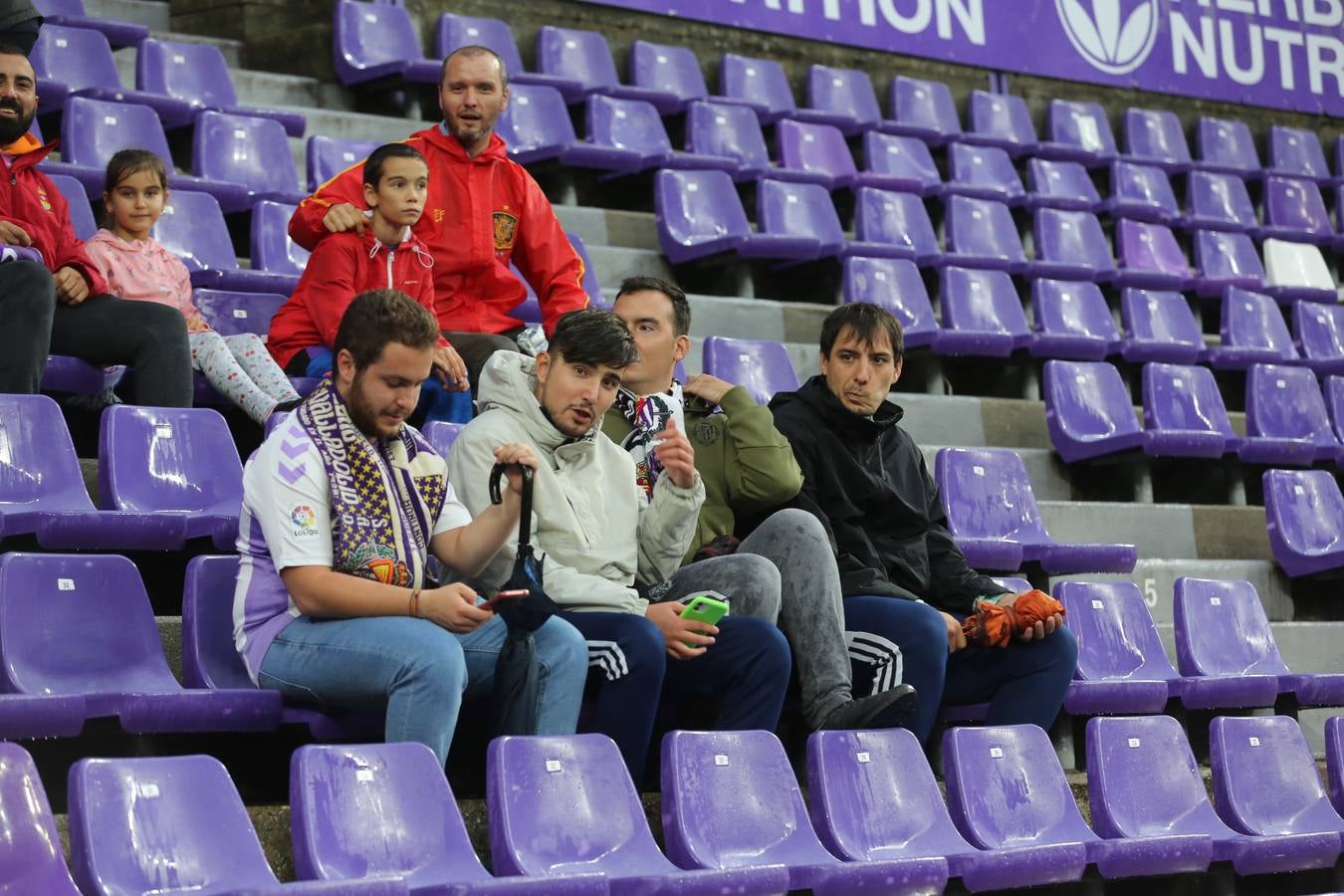 Fotos: Búscate en las fotos de la grada del Real Valladolid-Celta de Vigo (1/4)