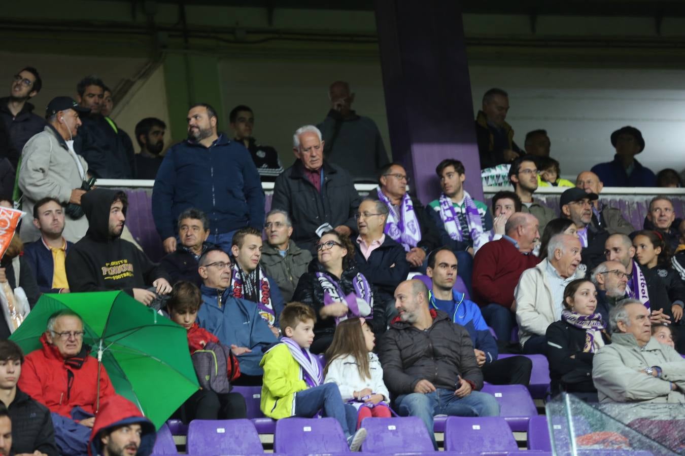 Fotos: Búscate en las fotos de la grada del Real Valladolid-Celta de Vigo (1/4)