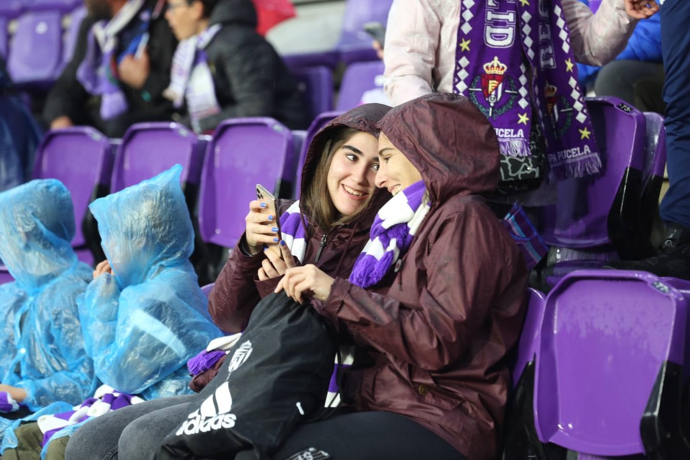 Fotos: Búscate en las fotos de la grada del Real Valladolid-Celta de Vigo (3/4)