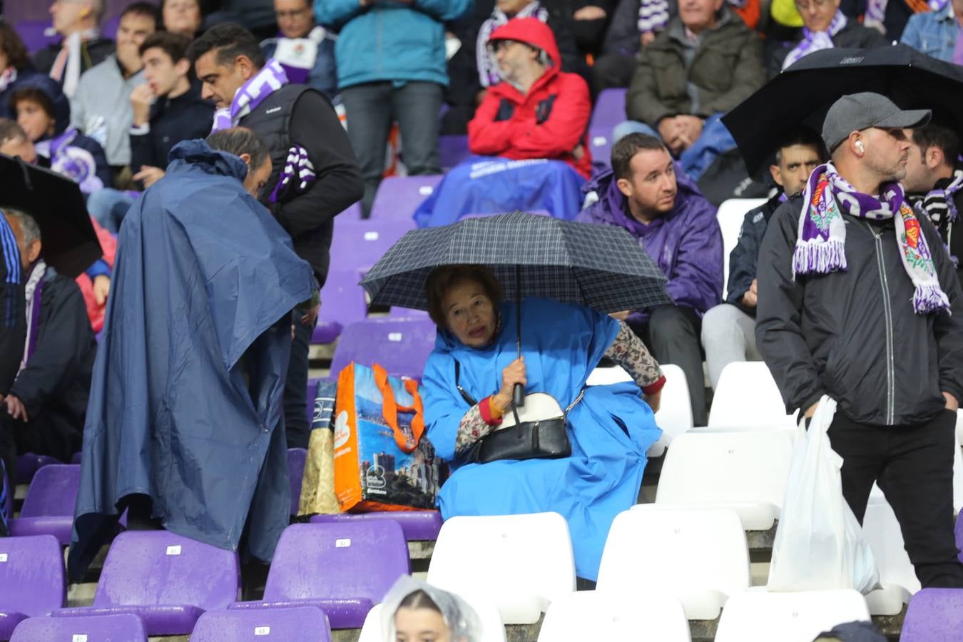 Fotos: Búscate en las fotos de la grada del Real Valladolid-Celta de Vigo (3/4)