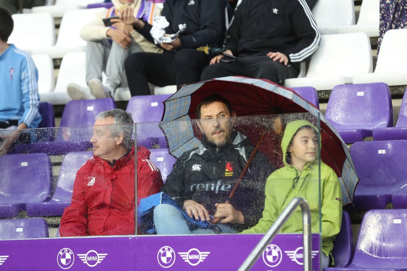 Fotos: Búscate en las fotos de la grada del Real Valladolid-Celta de Vigo (3/4)