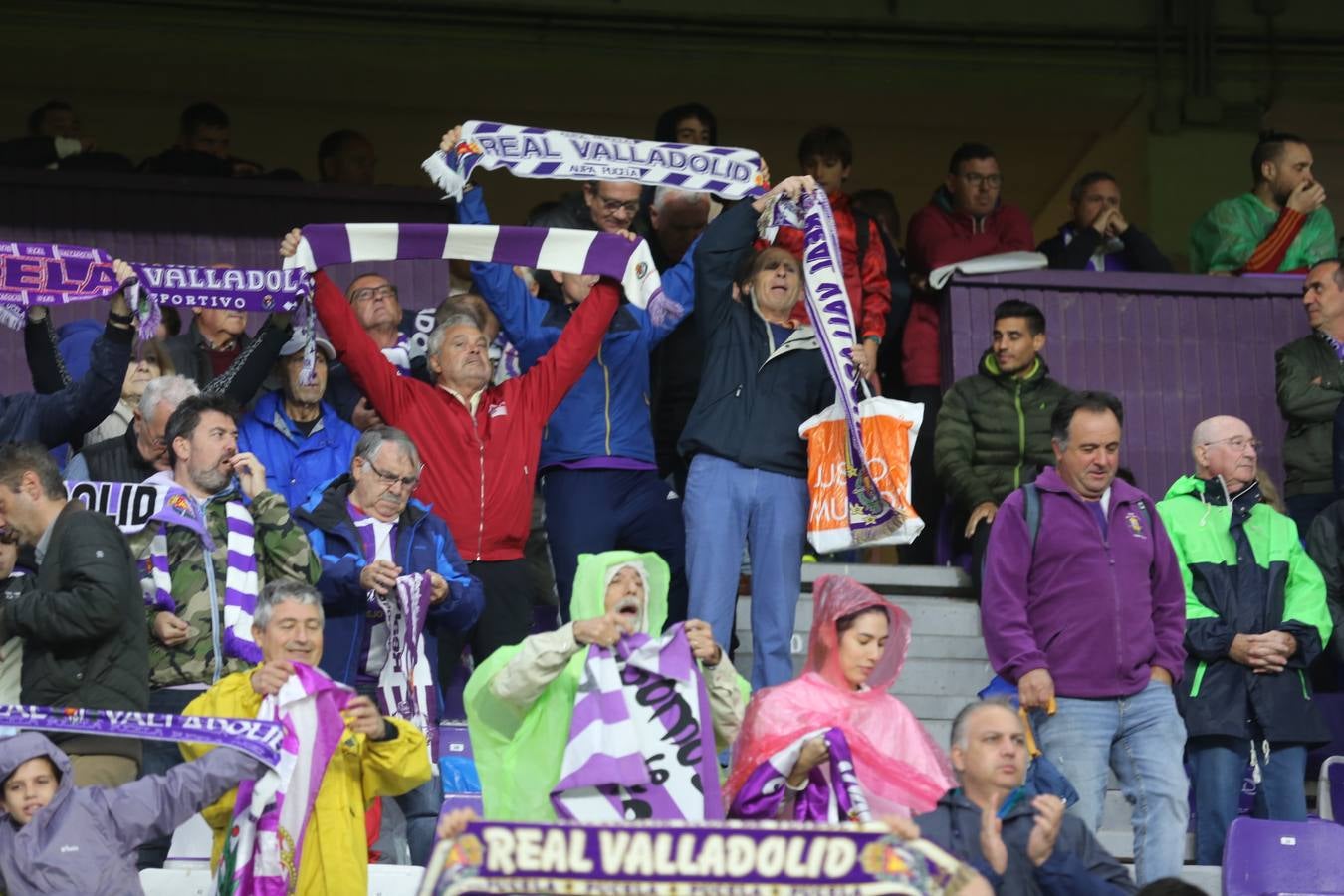 Fotos: Búscate en las fotos de la grada del Real Valladolid-Celta de Vigo (4/4)