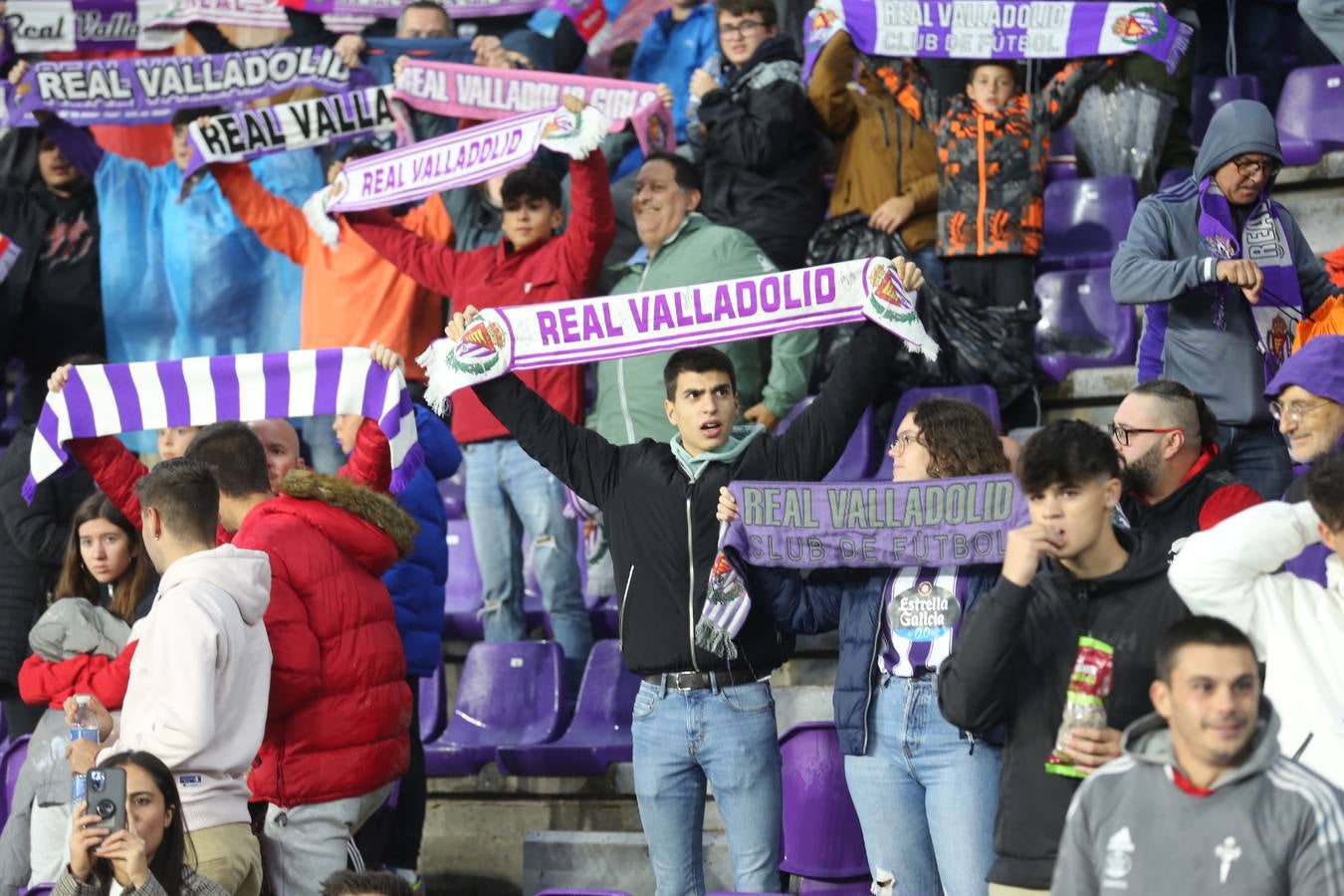 Fotos: Búscate en las fotos de la grada del Real Valladolid-Celta de Vigo (4/4)