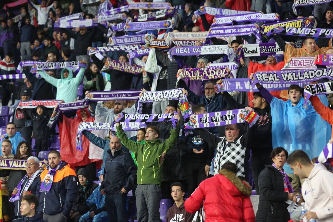 Fotos: Búscate en las fotos de la grada del Real Valladolid-Celta de Vigo (4/4)