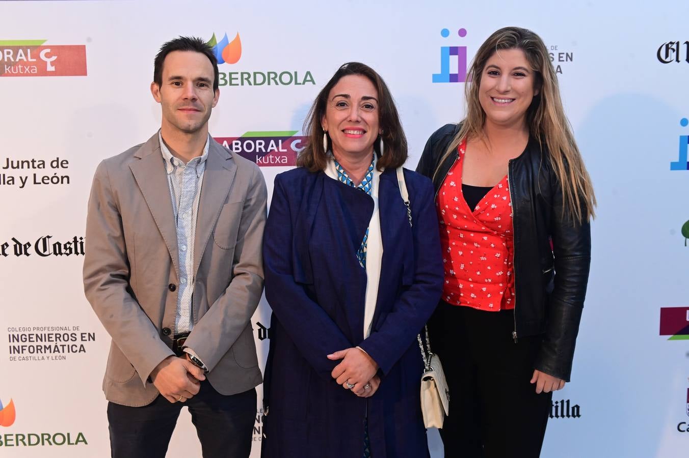 Antonio Ibáñez, director general de Telecomunicaciones; la consejera de Movilidad y Transformación Digital, María González, y Raquel Alonso, delegada de la Junta en Valladolid.