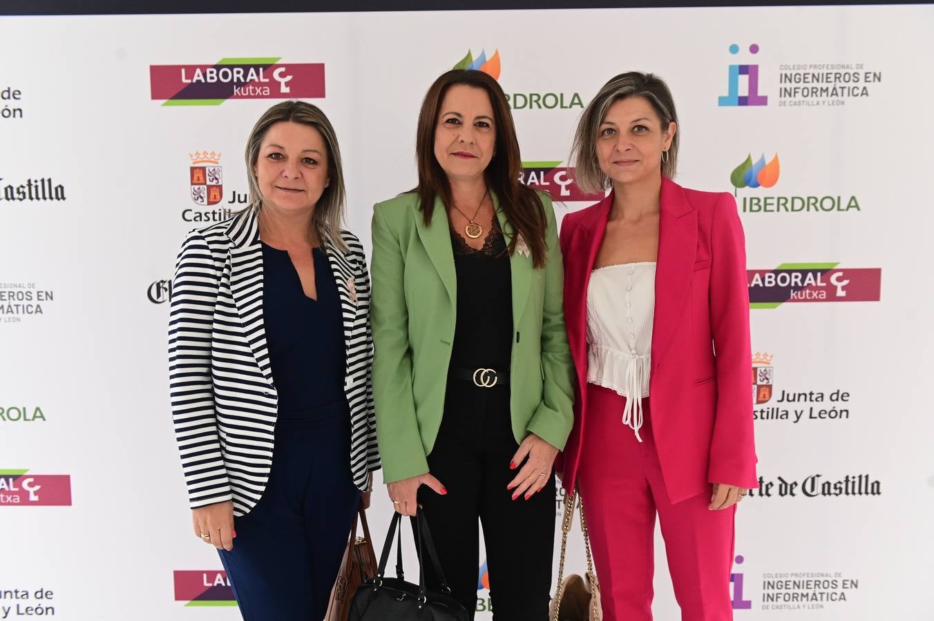 Sonia Cañizal, Nuria Marín Arroyo y Yolanda Cañizal, de Ballesol.