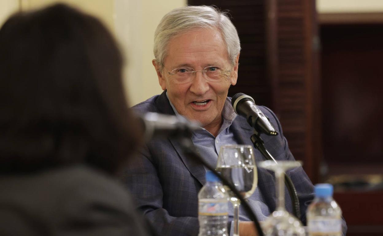 Fernando Ónega: «La radio fue fundamental para el fracaso del golpe de Estado»