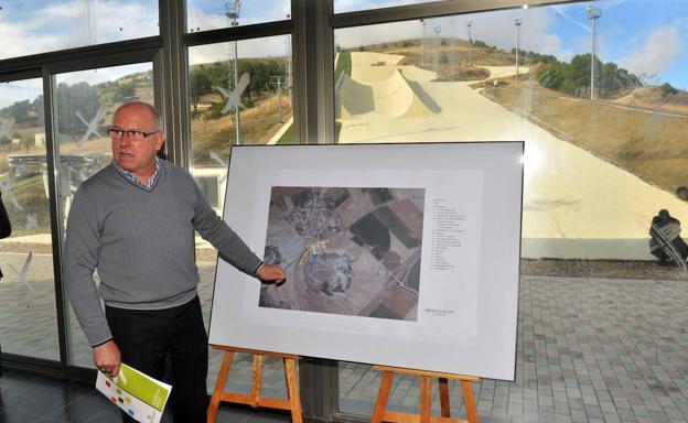 El principal acusado, Alfonso Centeno, durante la presentación del proyecto en 2014. 