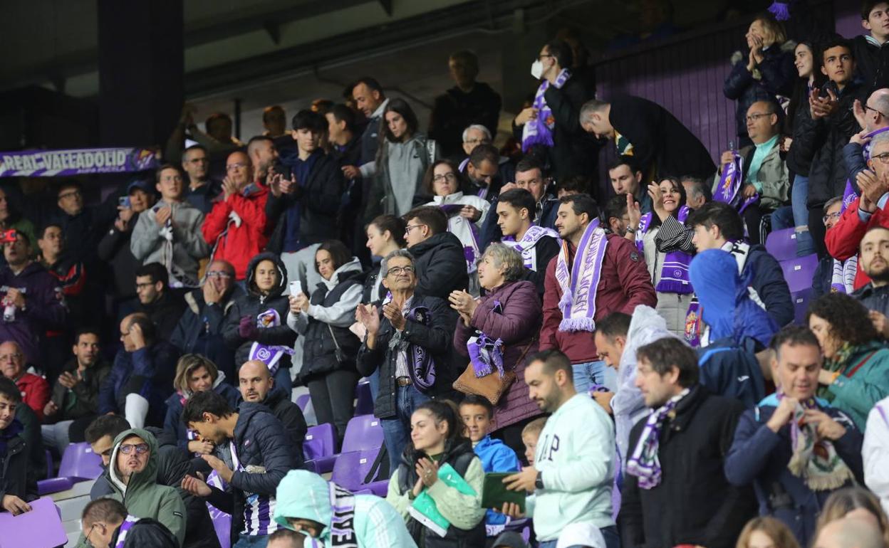 Fotos: búscate en la grada de Zorrilla en el partido entre el Real Valladolid y el Celta de Vigo