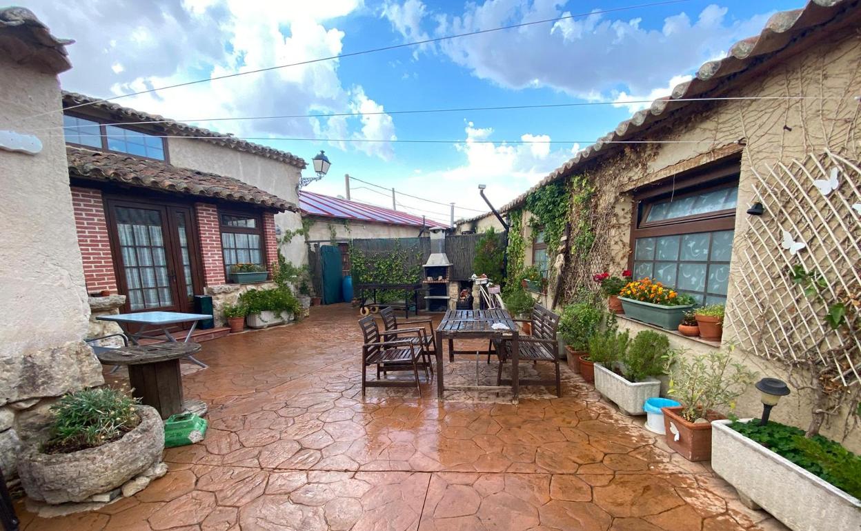 Zona común de una casa rural en la localidad de Benafarces. 