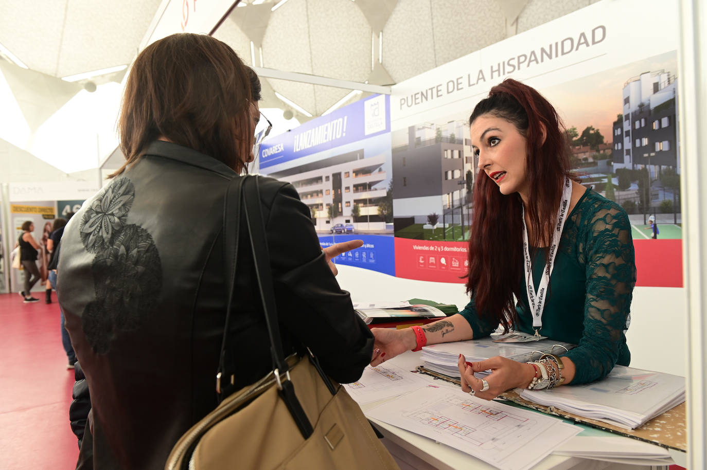 Fotos: Jornada del sábado en la Feria Inmobiliaria de Valladolid (FIVA) 2022 (1/2)