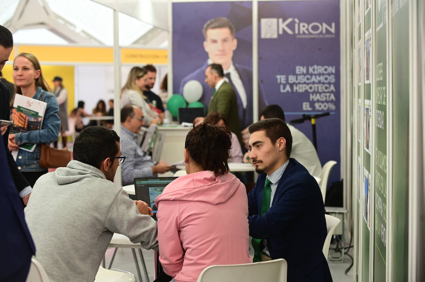 Fotos: Jornada del sábado en la Feria Inmobiliaria de Valladolid (FIVA) 2022 (2/2)