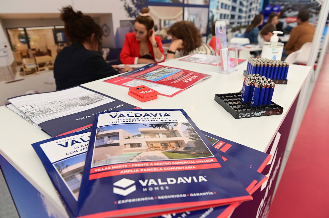Fotos: Jornada del sábado en la Feria Inmobiliaria de Valladolid (FIVA) 2022 (2/2)