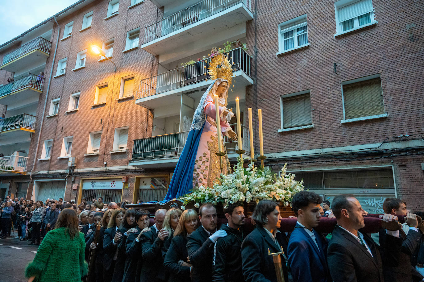 Fotos: La cofradía de la Vera Cruz está de cumpleaños