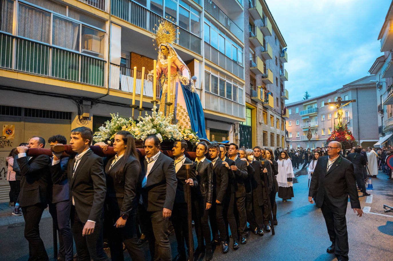 Fotos: La cofradía de la Vera Cruz está de cumpleaños