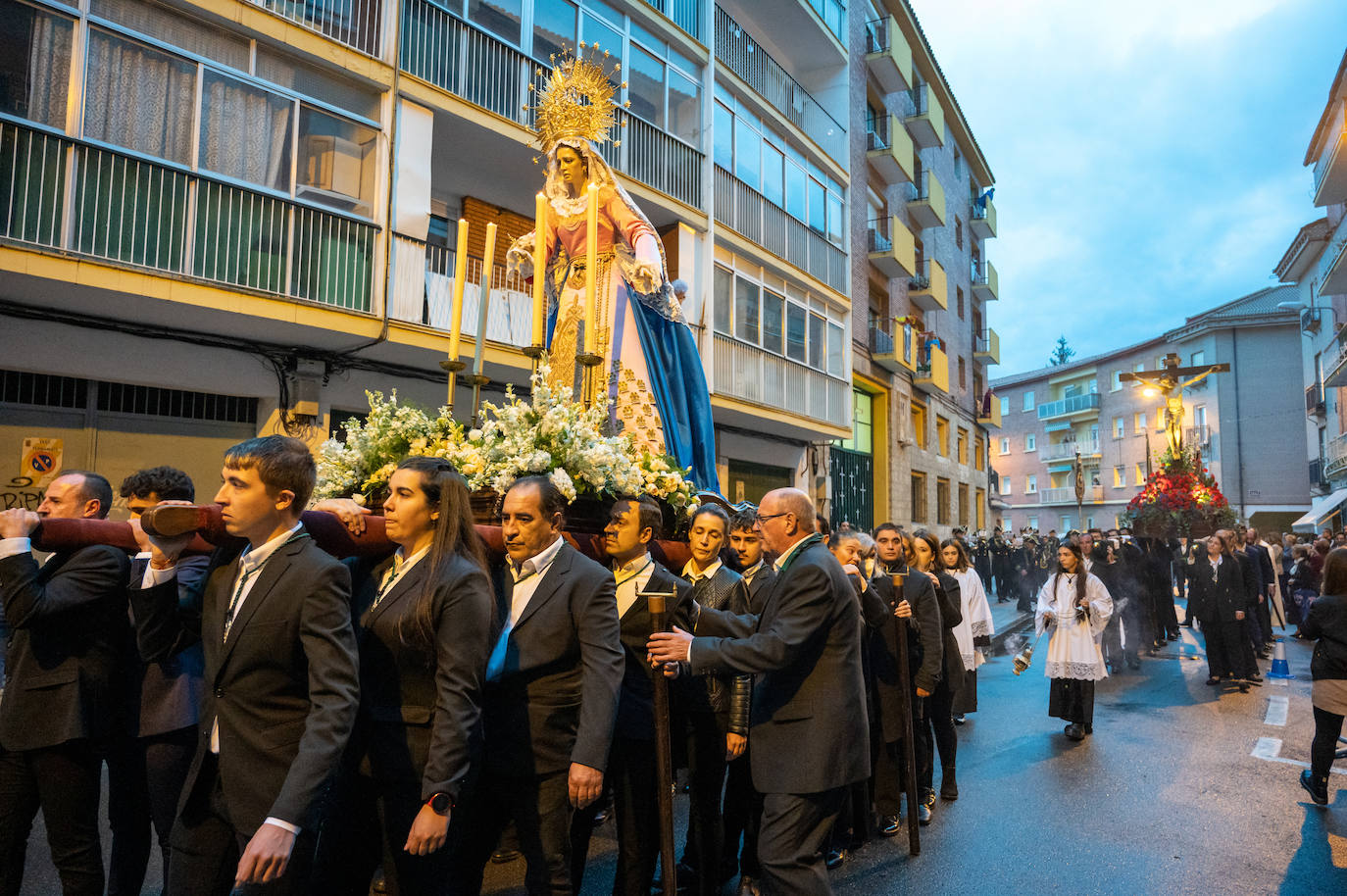 Fotos: La cofradía de la Vera Cruz está de cumpleaños