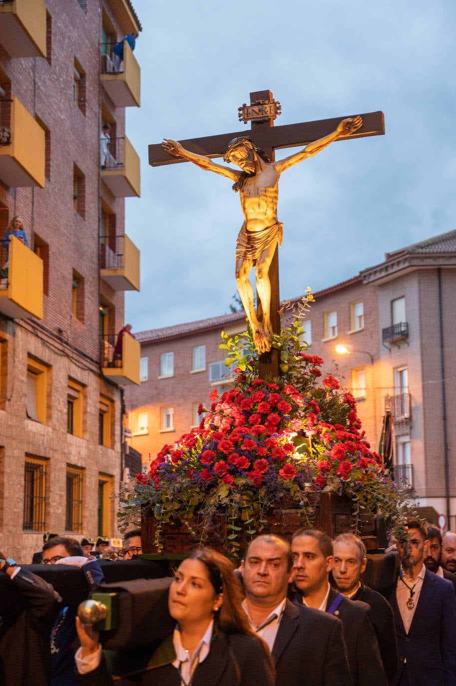 Fotos: La cofradía de la Vera Cruz está de cumpleaños