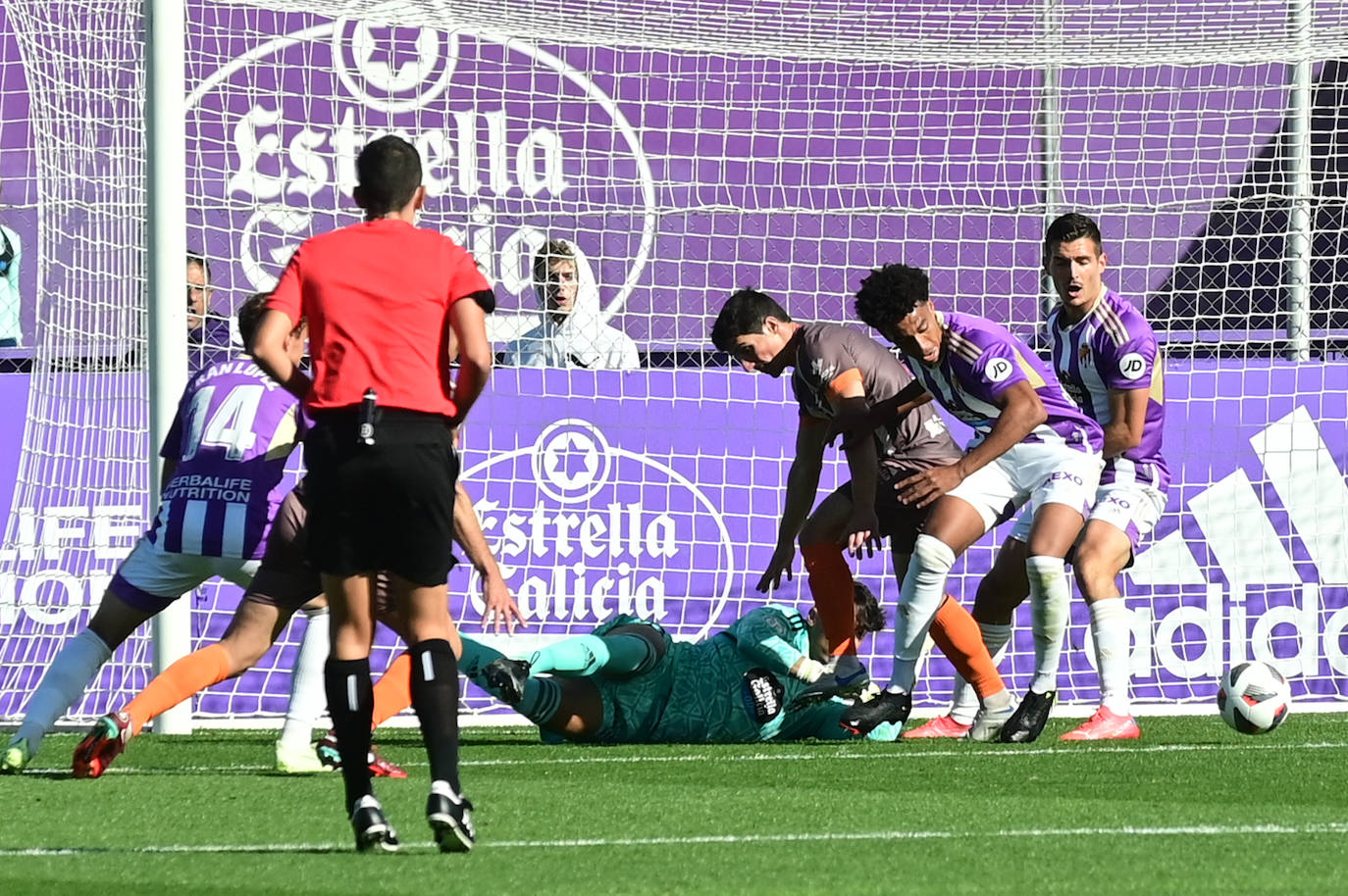 Fotos: Real Valladolid Promesas 0-3 Avilés