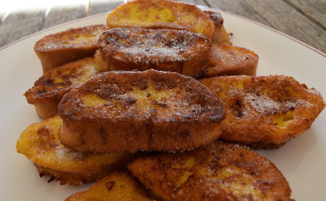 Torrijas caseras recién hechas.