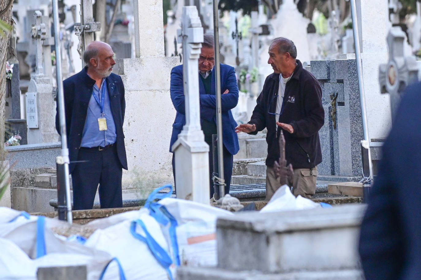 Fotos: Pedro Sánchez, en las fosas franquistas del cementerio de Valladolid