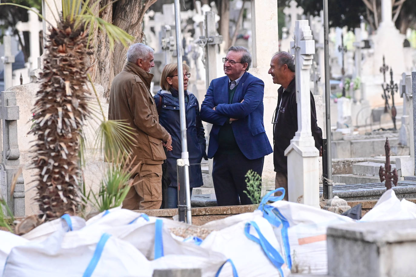 Fotos: Pedro Sánchez, en las fosas franquistas del cementerio de Valladolid