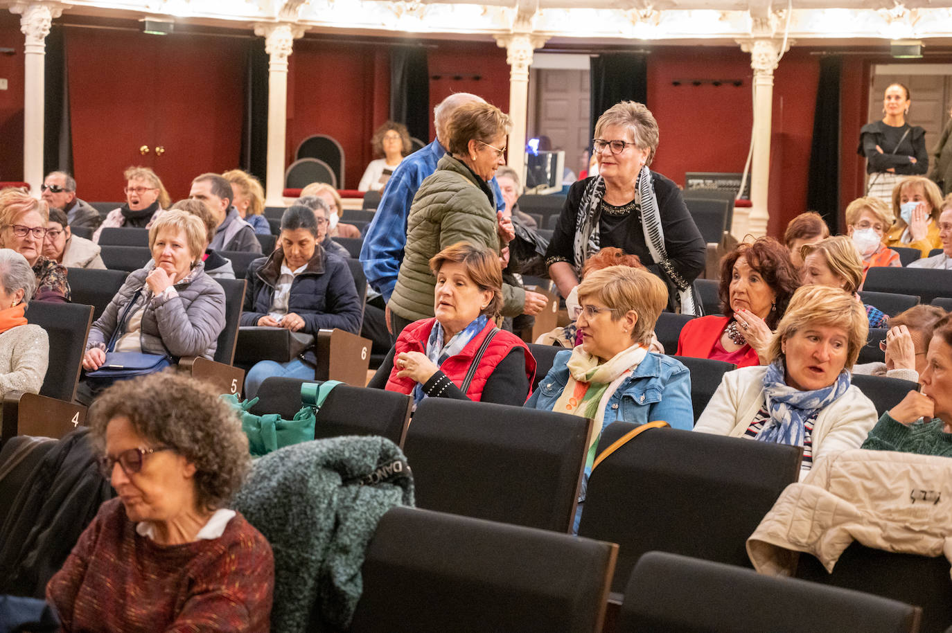 Fotos: Puesta de largo para la inauguración del curso de los Ceas en Palencia