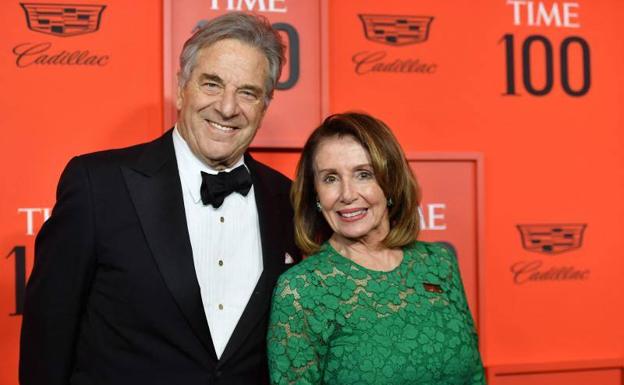 Un desequilibrado golpea con un martillo al marido de Nancy Pelosi