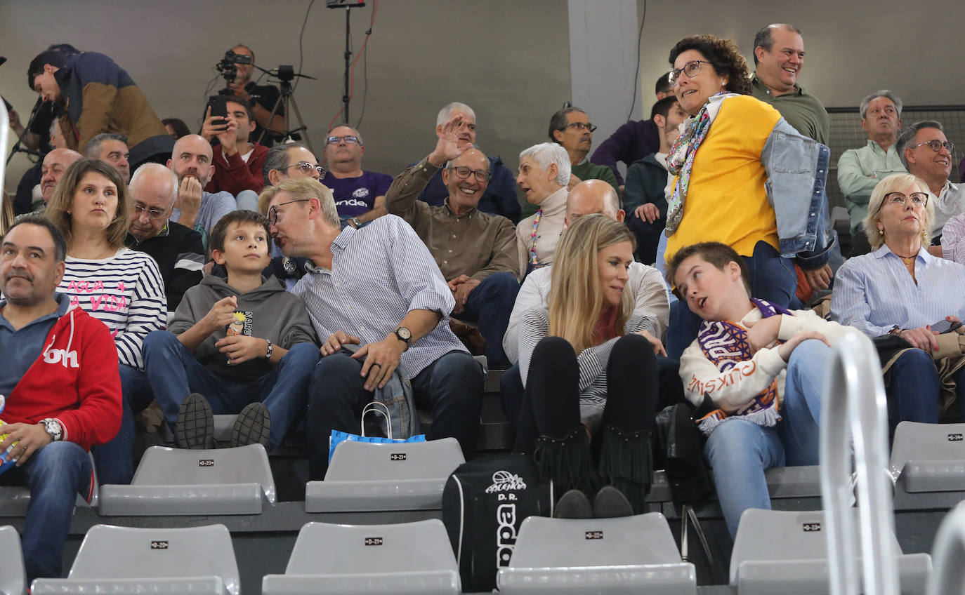 Fotos: Búscate en el Pabellón en el partido Zunder Palencia-Andorra