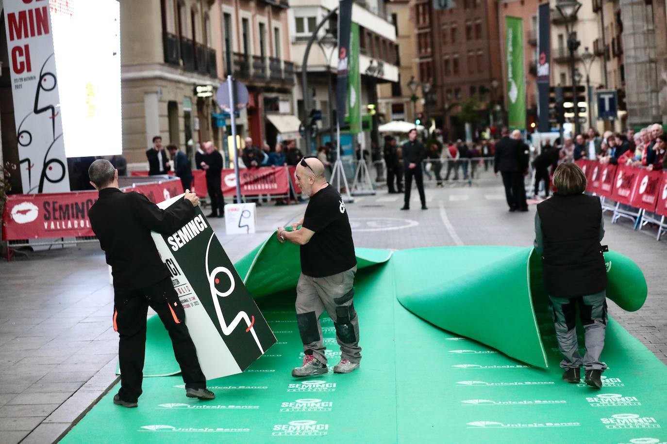Fotos: Alfombra verde en la clausura de la Seminci 2022 (4/4)
