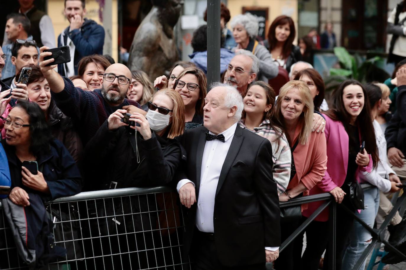 Fotos: Alfombra verde en la clausura de la Seminci 2022 (2/4)