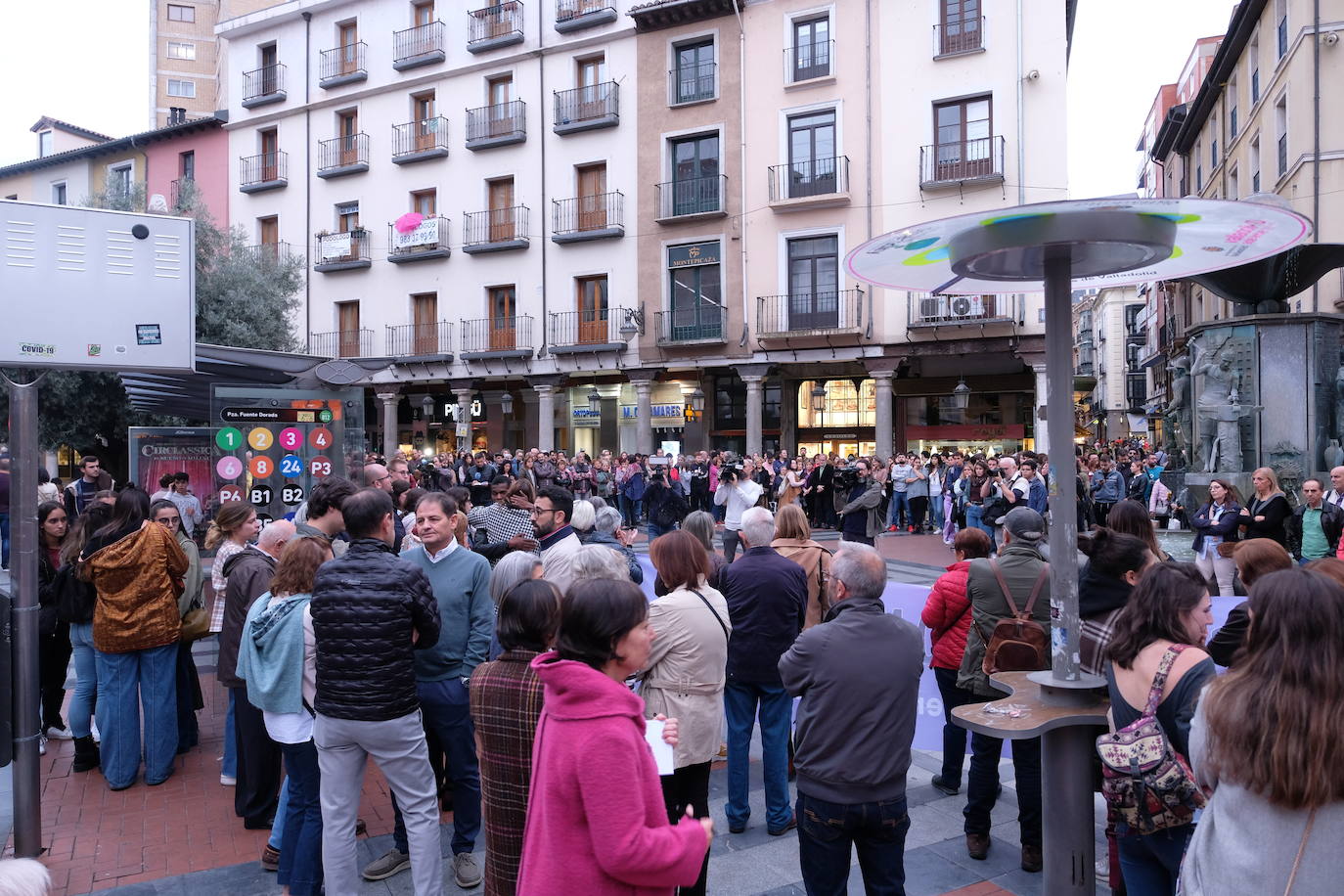 Fotos: Concentración por el asesinato de Teresa Rodríguez en Valladolid