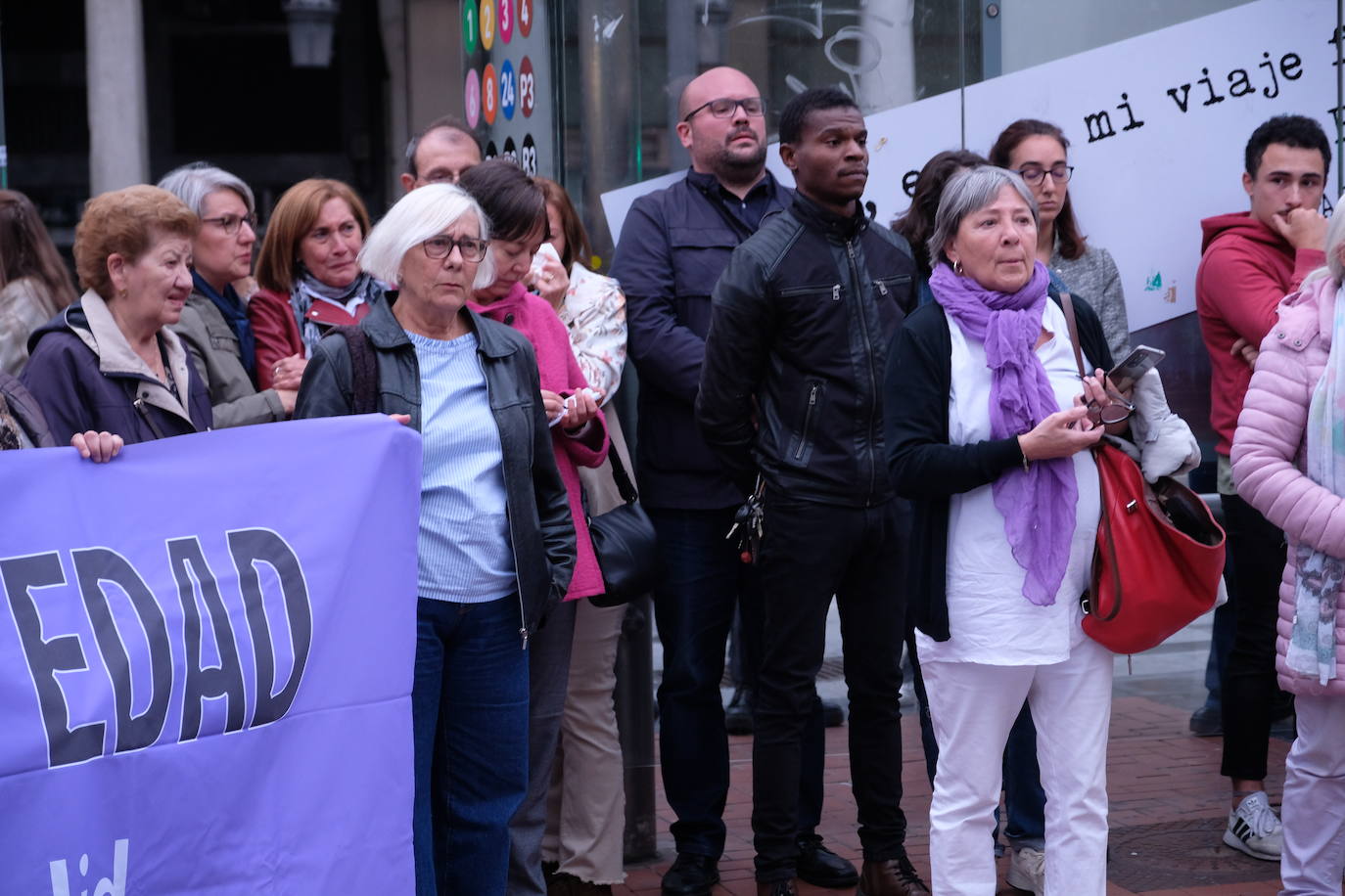 Fotos: Concentración por el asesinato de Teresa Rodríguez en Valladolid