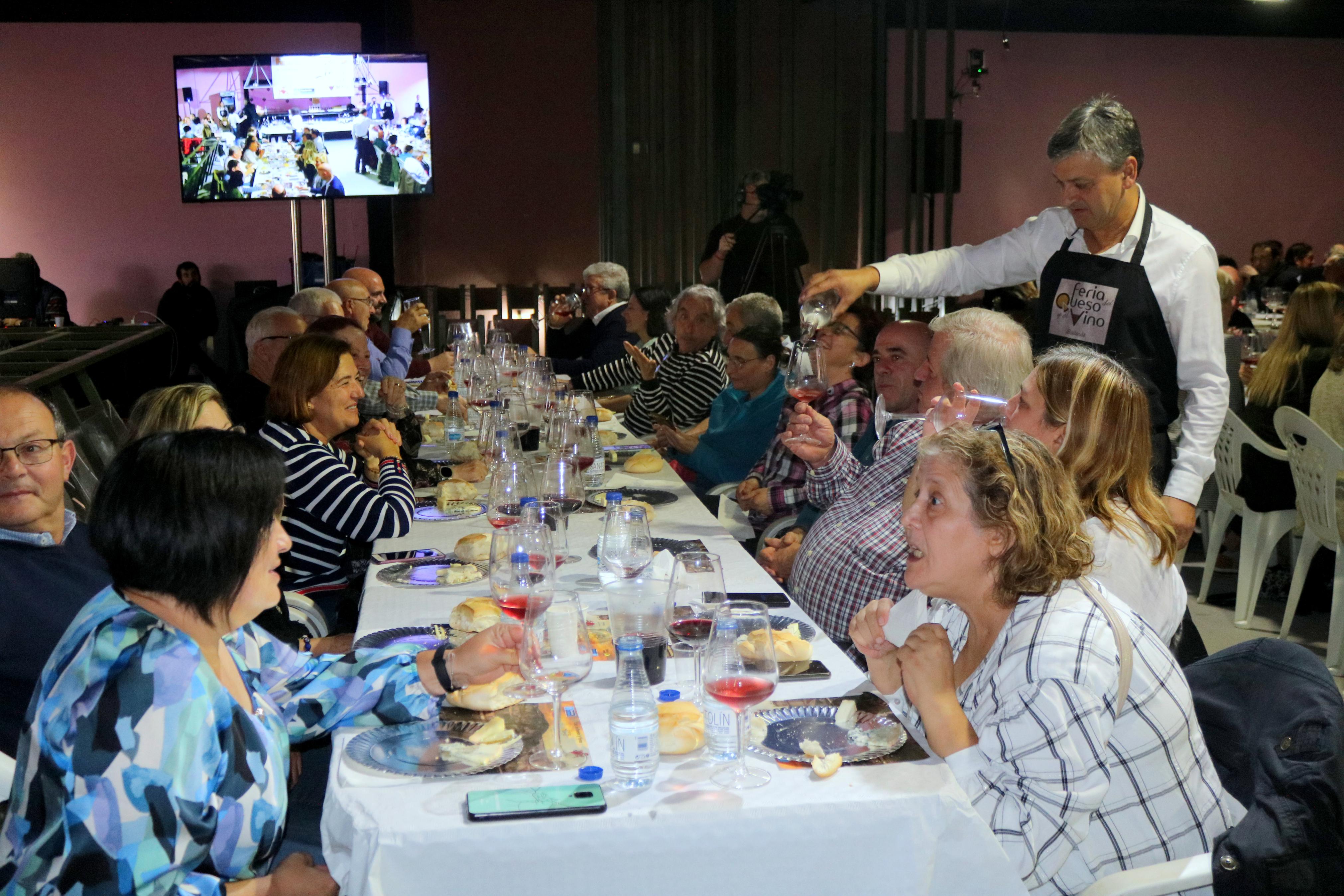 Baltanás celebró una multitudinaria feria del queso y el vino