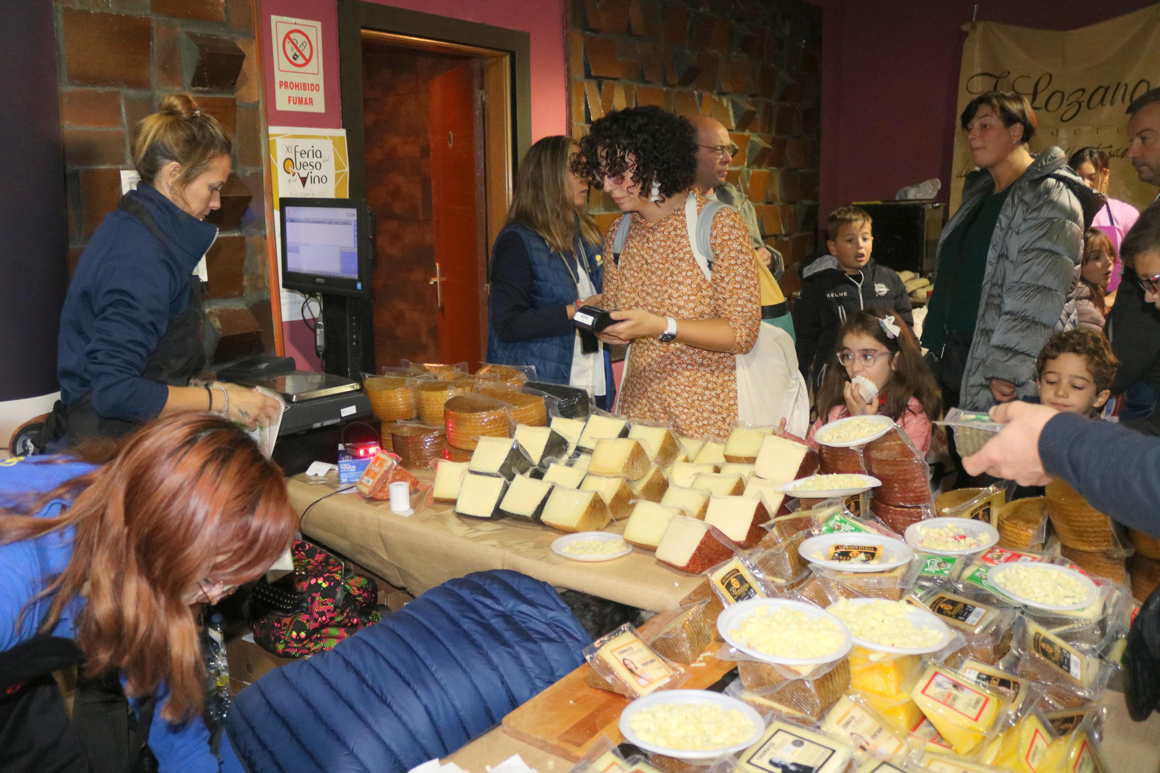 Baltanás celebró una multitudinaria feria del queso y el vino