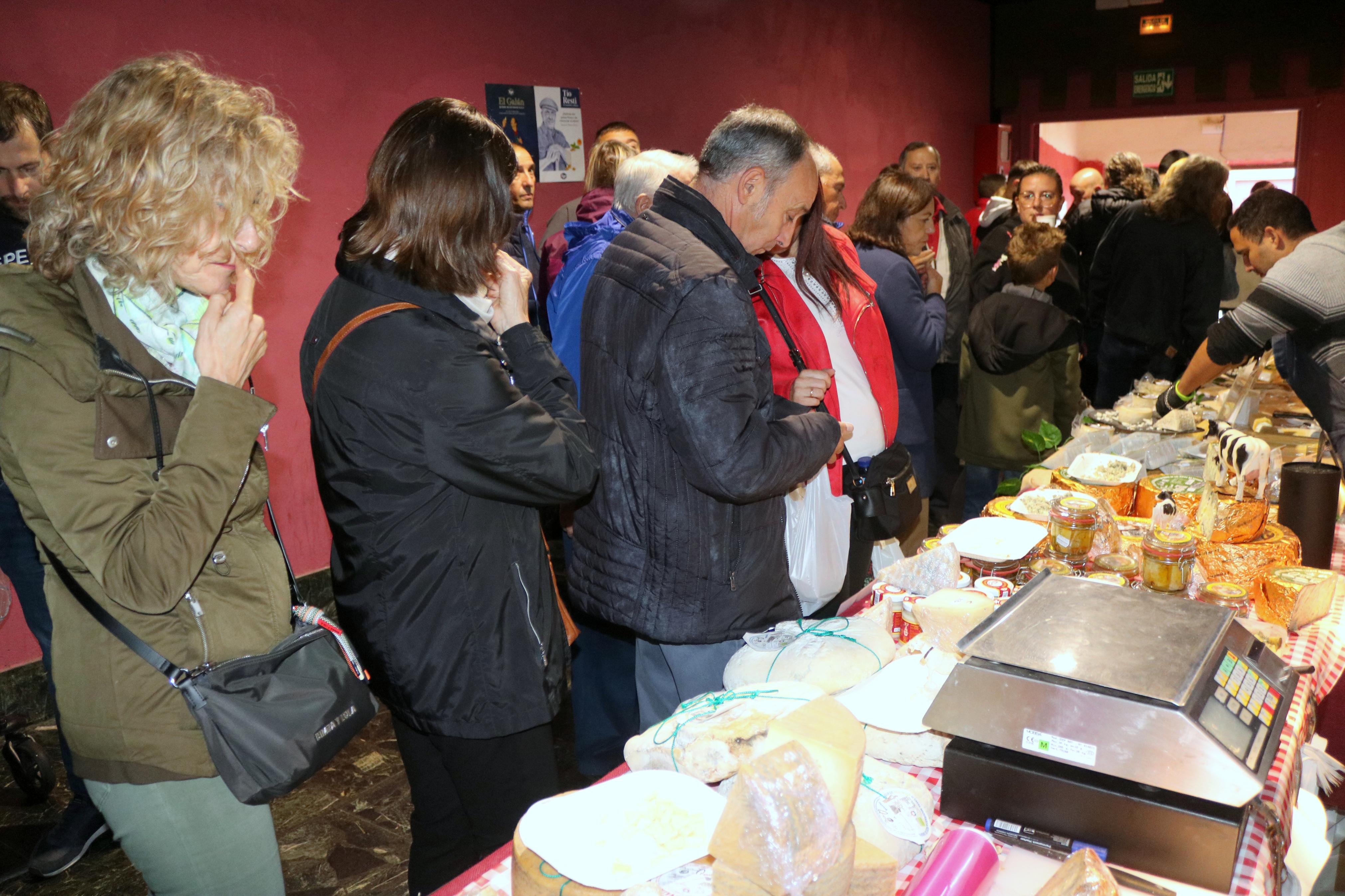 Baltanás celebró una multitudinaria feria del queso y el vino