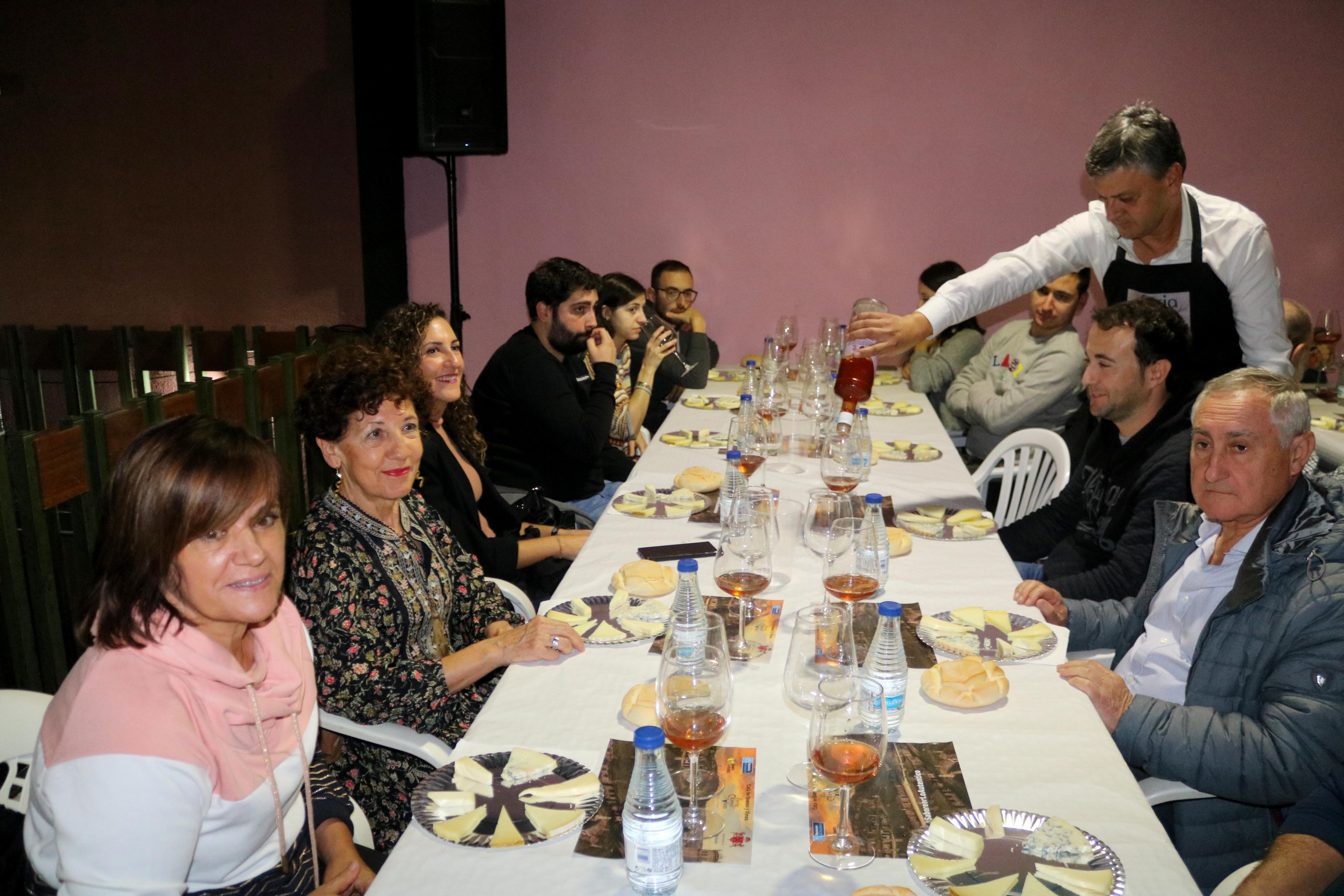 Baltanás celebró una multitudinaria feria del queso y el vino