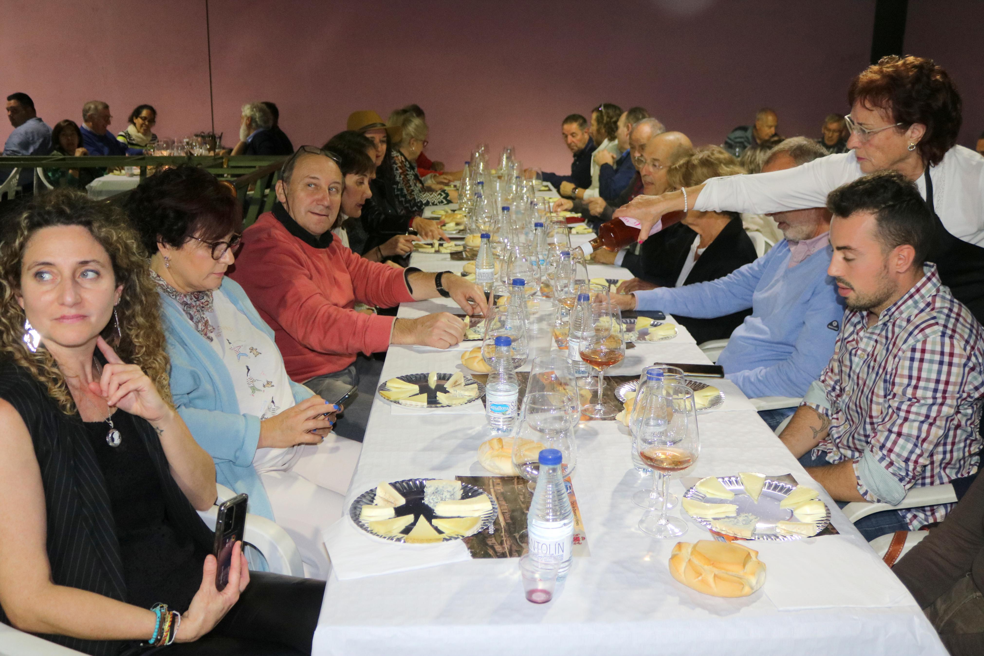 Baltanás celebró una multitudinaria feria del queso y el vino