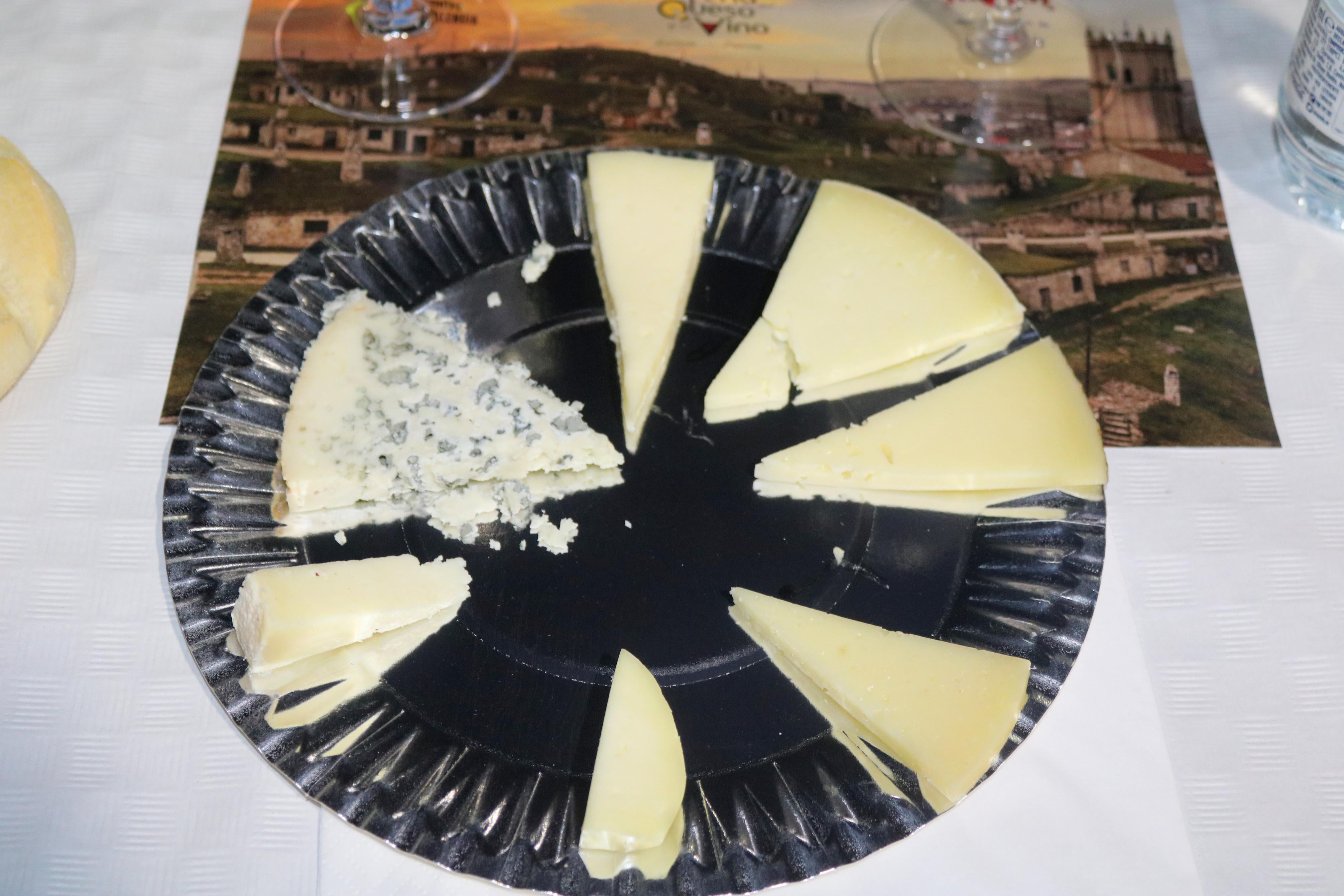 Baltanás celebró una multitudinaria feria del queso y el vino