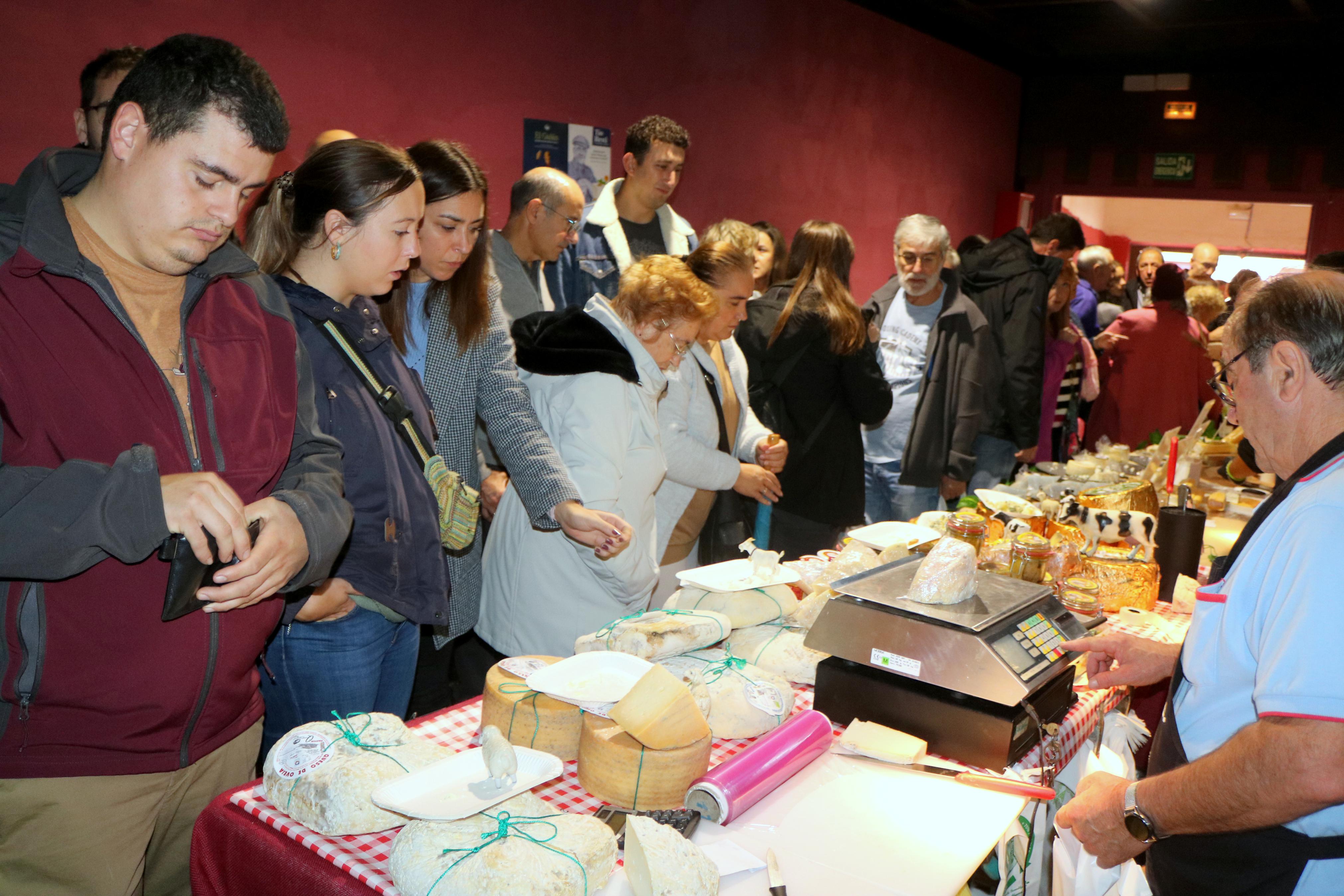 Baltanás celebró una multitudinaria feria del queso y el vino