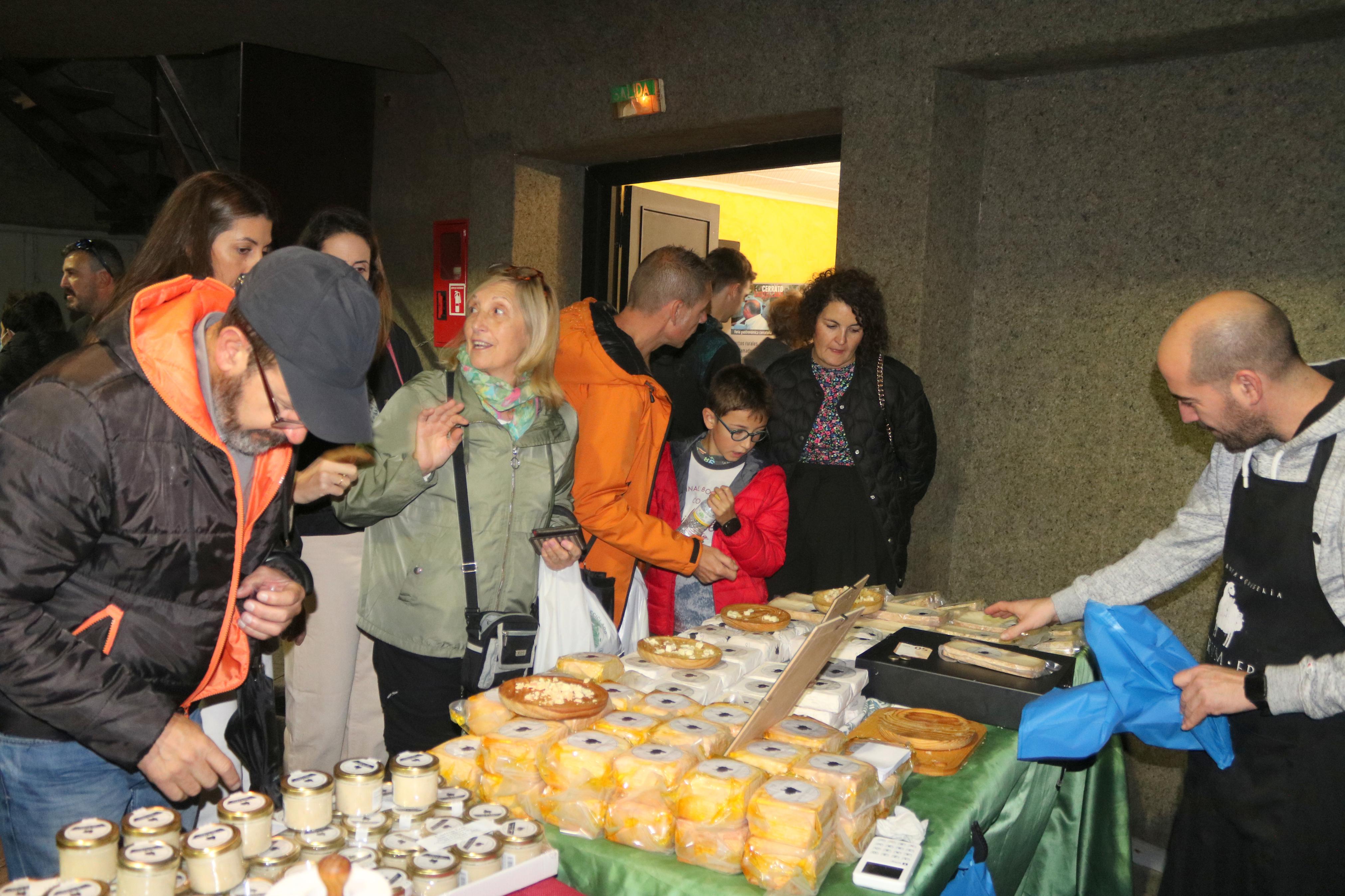 Baltanás celebró una multitudinaria feria del queso y el vino