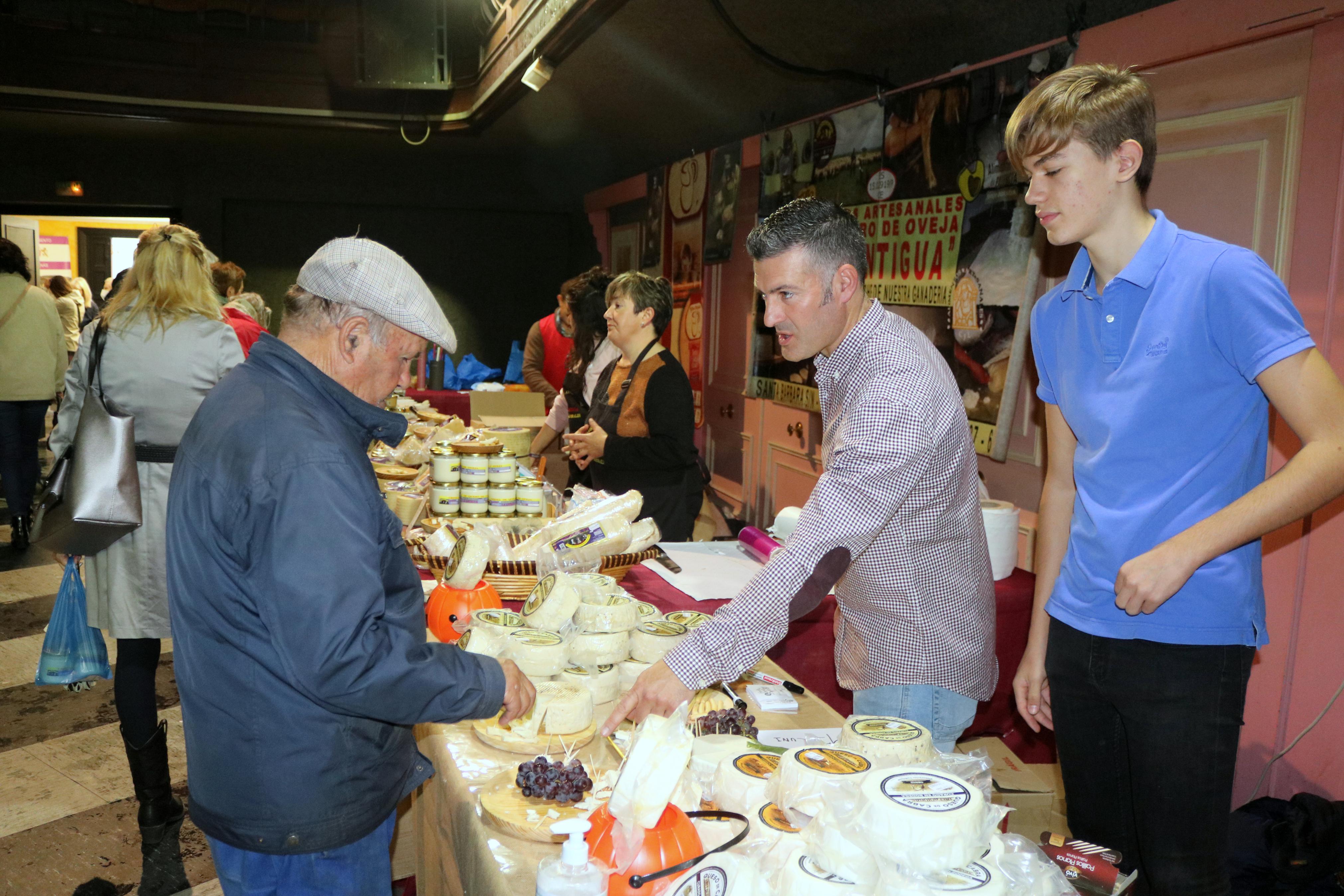 Baltanás celebró una multitudinaria feria del queso y el vino