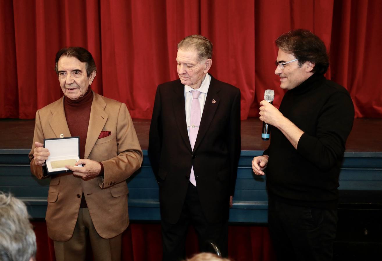 Fotos: El periodista, escritor y actor Ángel María de Pablos ya tiene su butaca en el Teatro Zorrilla de Valladolid